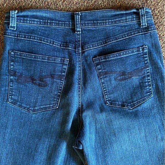 STYLE & Co Tummy Control Jeans With Great Pocket Detail And Back Seam. Fabulous! - Picture 6 of 10